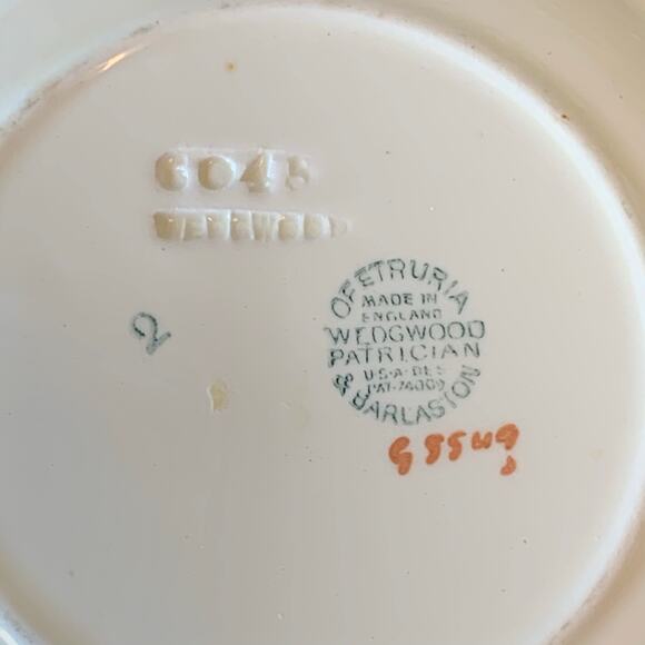 VTG Wedgwood Patrician Athenian Gold Trim Porcelain Embossed 2 Plates - Picture 8 of 12